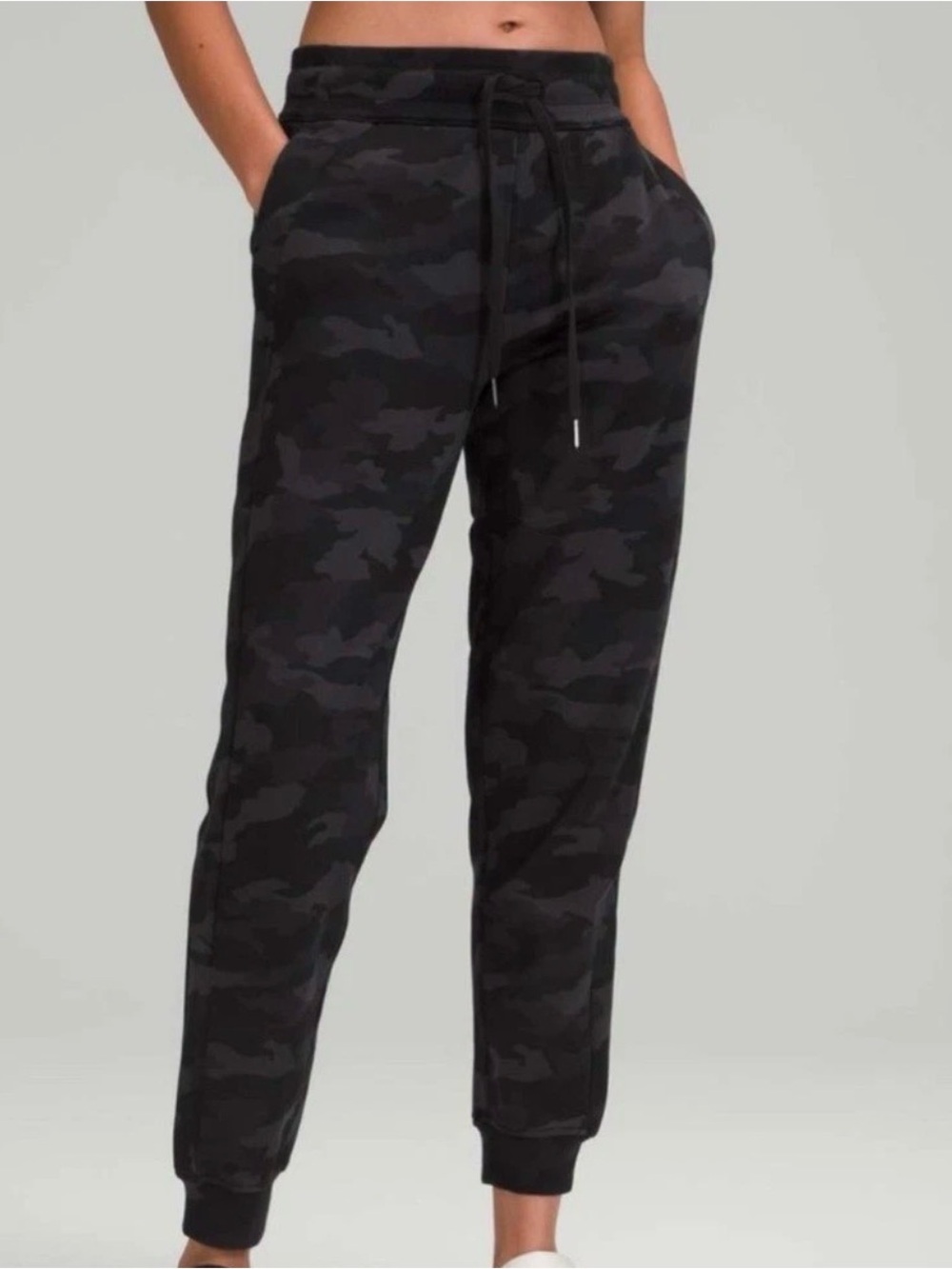 Lululemon Scuba High-Rise Jogger Fleece Heritage 365 Camo Deep Coal Sz 8 Granola